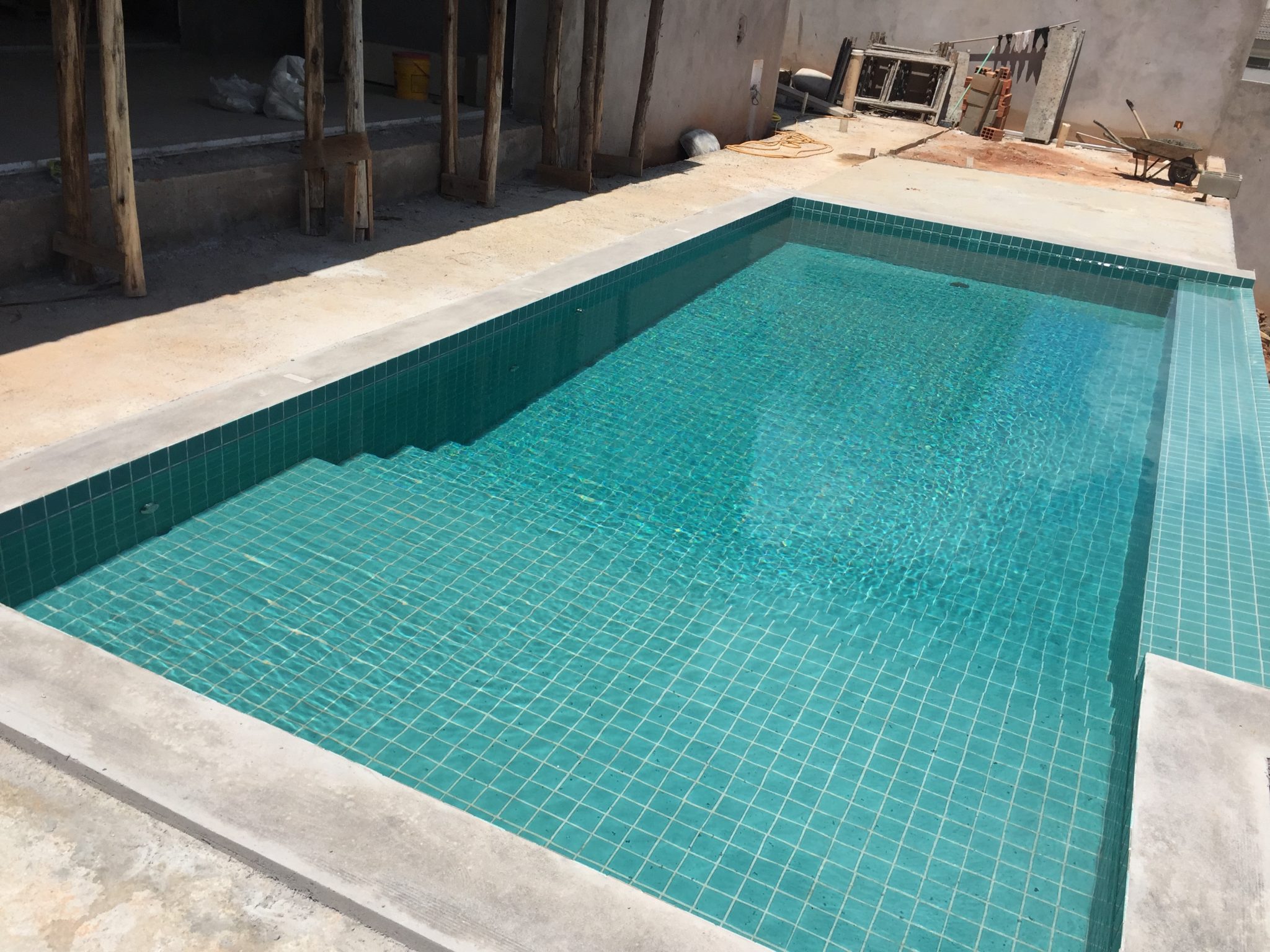 PISCINA PRONTA COM ÁGUA - 05 (4)