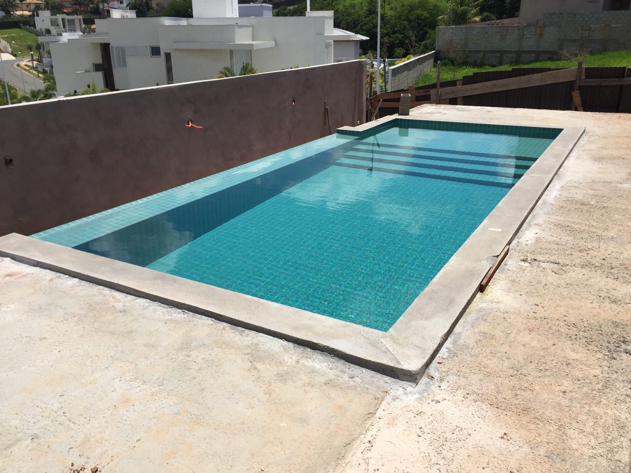 PISCINA PRONTA COM ÁGUA - 05 (5)